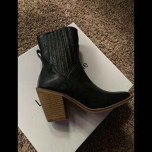 New black boot